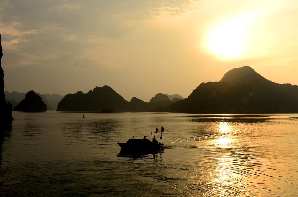 Hotel Margaret Cruises à Hạ Long Extérieur photo